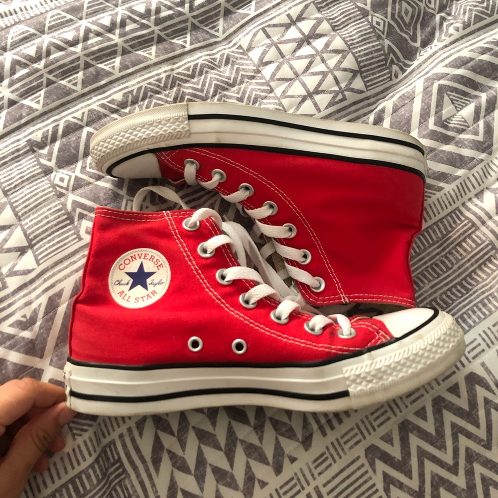 Size 6 converse red great condition